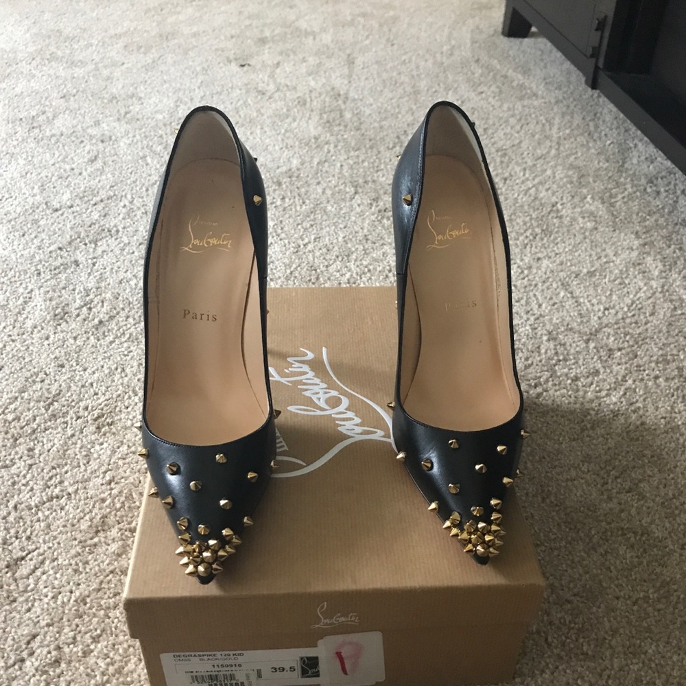 Christian Louboutin pumps - Picture 1 of 3